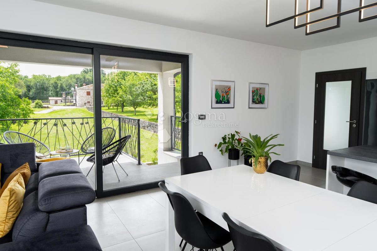 BELLISSIMA CASA A UN PIANO CON PISCINA SU LOTTO SEPARATO