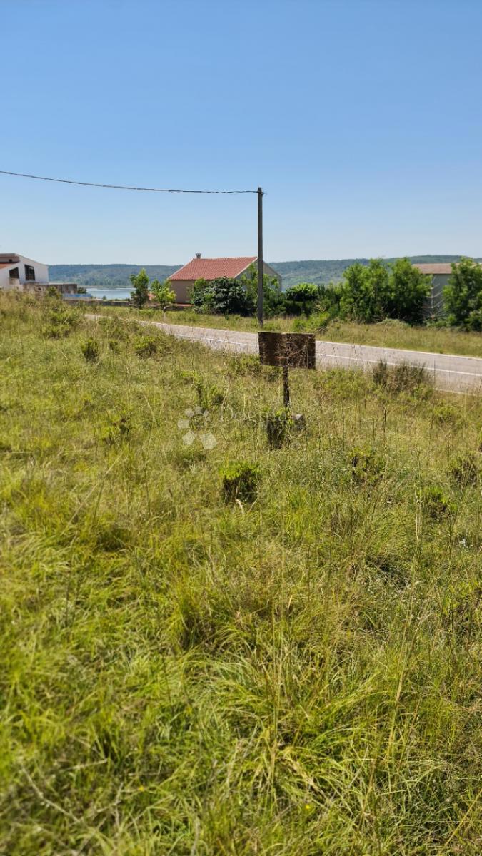 Rtina – terreno edificabile 1294 m2 con vista mare