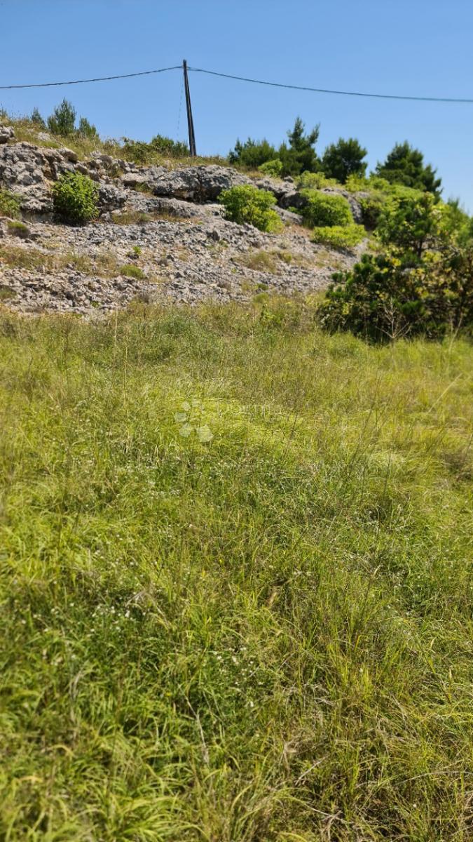 Rtina – terreno edificabile 1294 m2 con vista mare