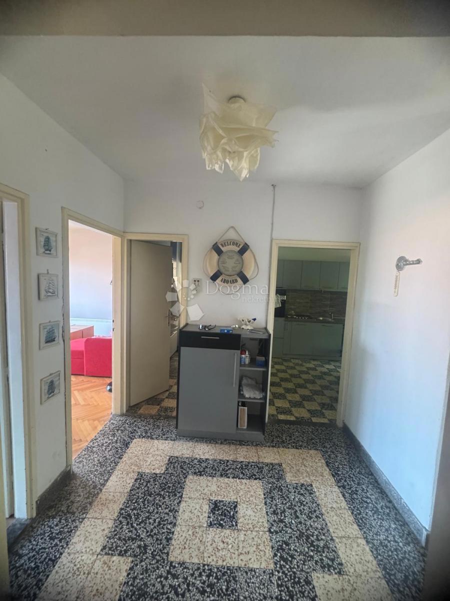 Casa con due appartamenti – vista sulla baia