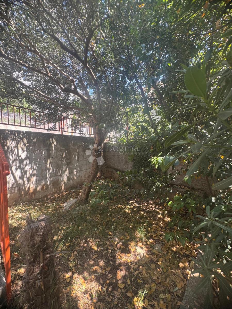 Casa con due appartamenti – vista sulla baia