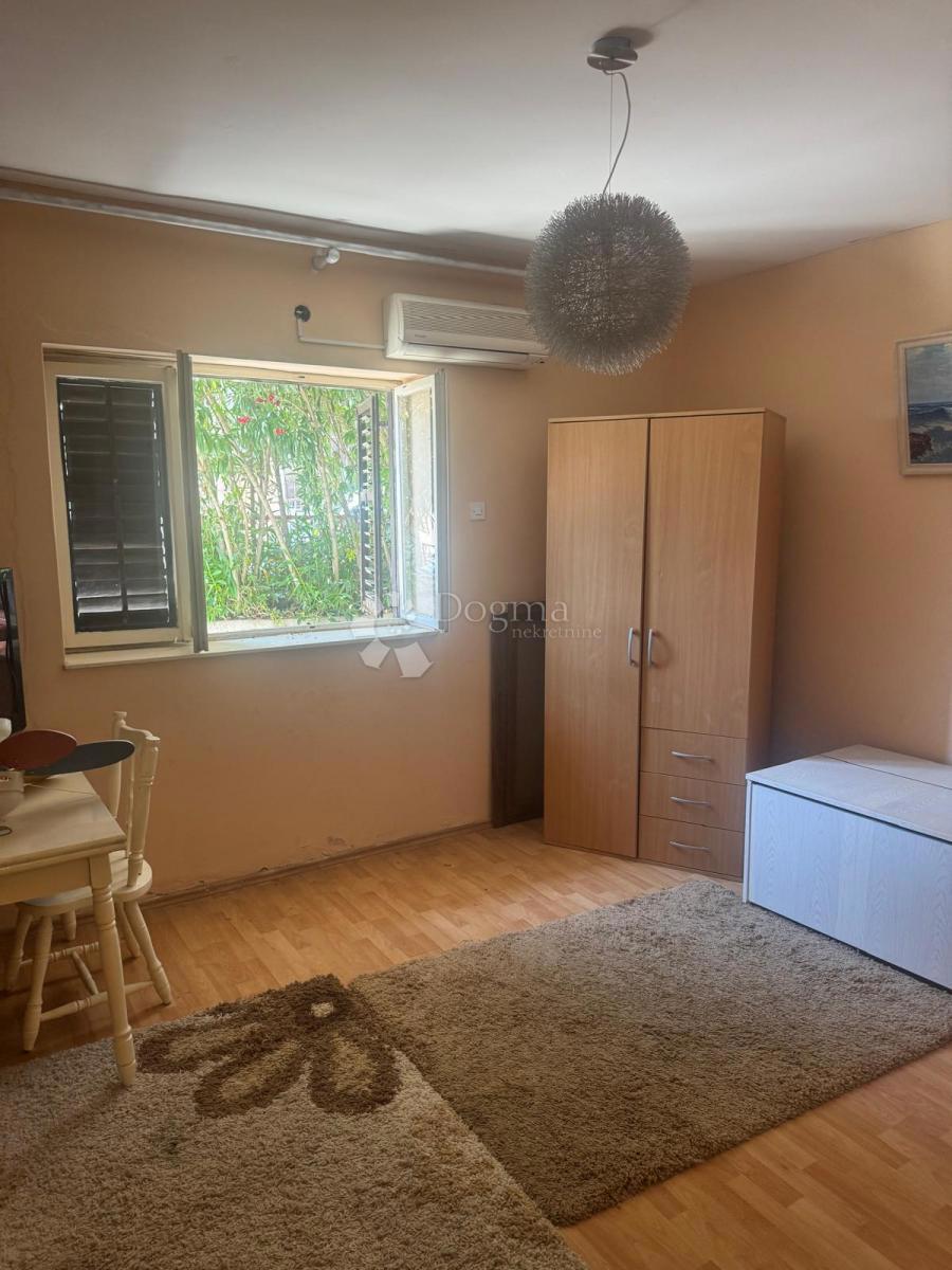 Casa con due appartamenti – vista sulla baia