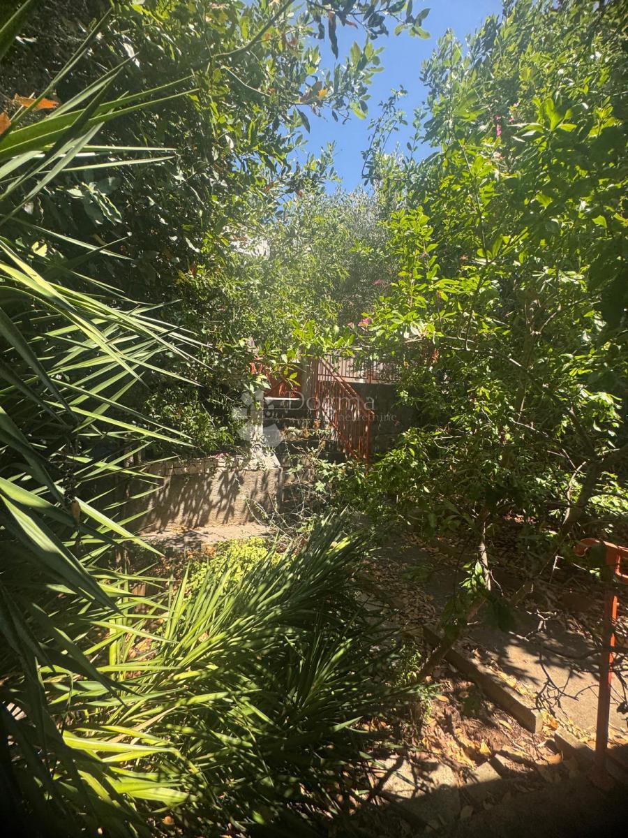 Casa con due appartamenti – vista sulla baia