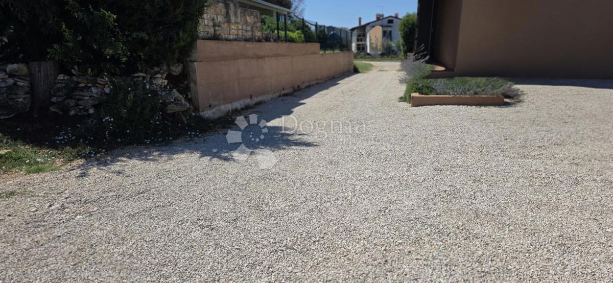 Terreno edificabile Novigrad, 1.100m2