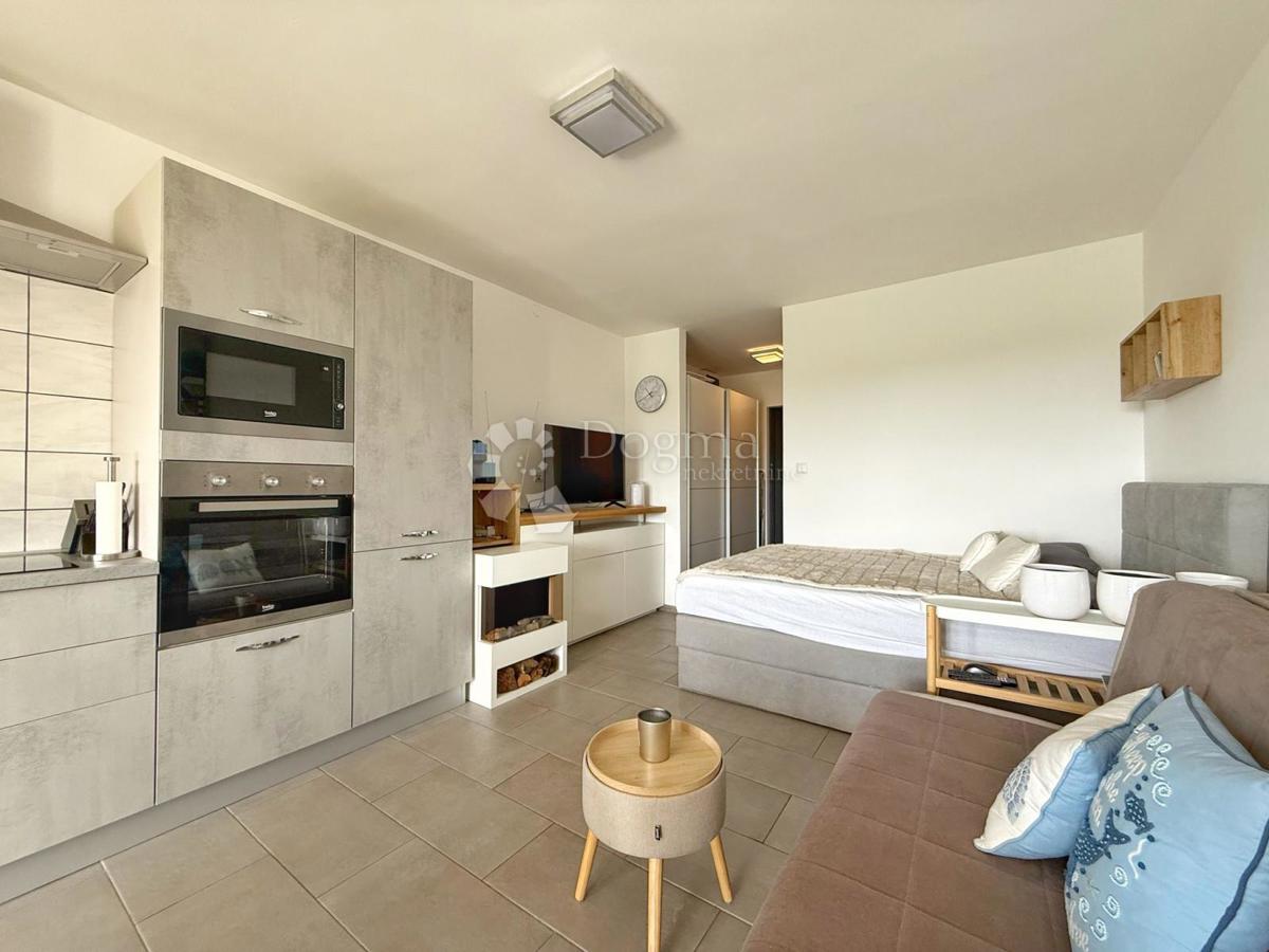 POSIZIONE MIGLIORE A MARČANA, APPARTAMENTO PRIMA FILA SUL MARE