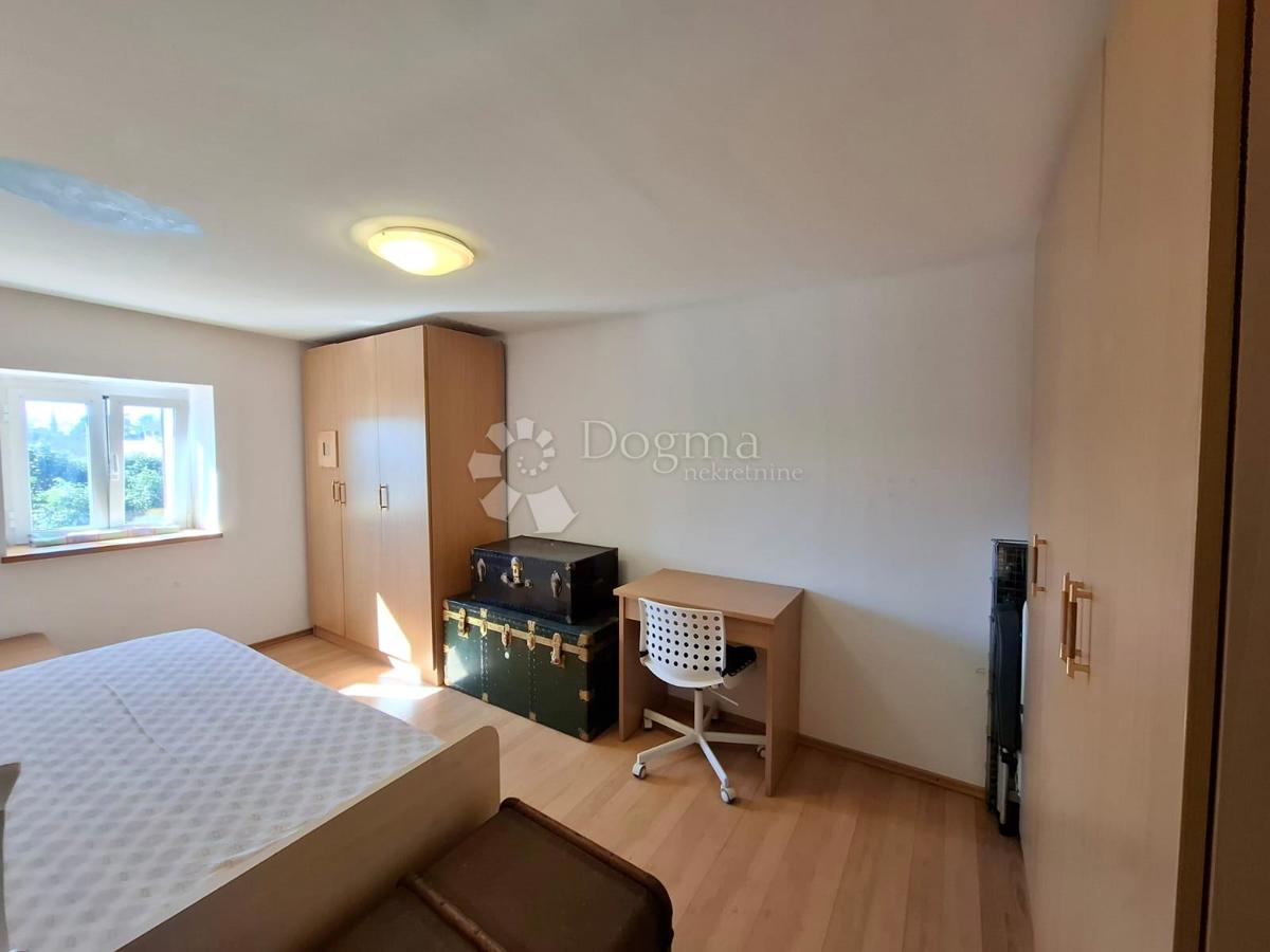 KARIGADOR - Casa con 3 appartamenti a 300m dal mare