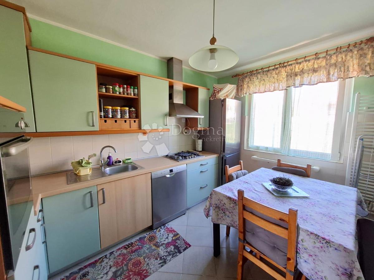 KARIGADOR - Casa con 3 appartamenti a 300m dal mare