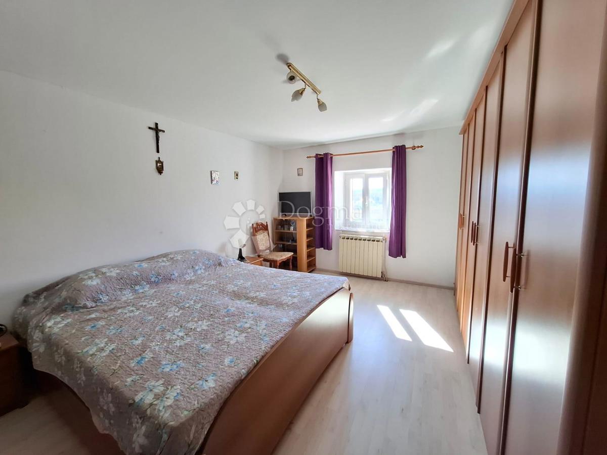 KARIGADOR - Casa con 3 appartamenti a 300m dal mare