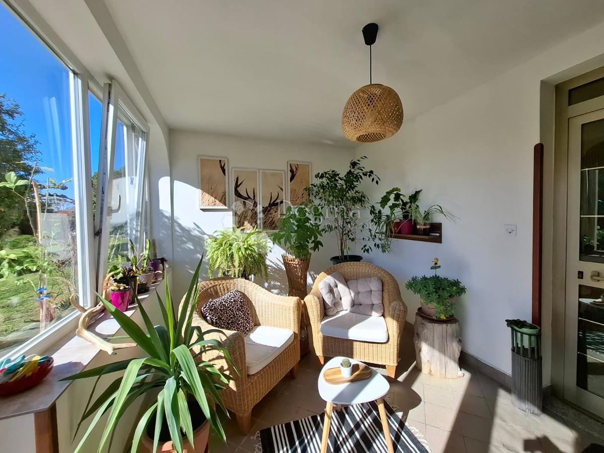 KARIGADOR - Casa con 3 appartamenti a 300m dal mare