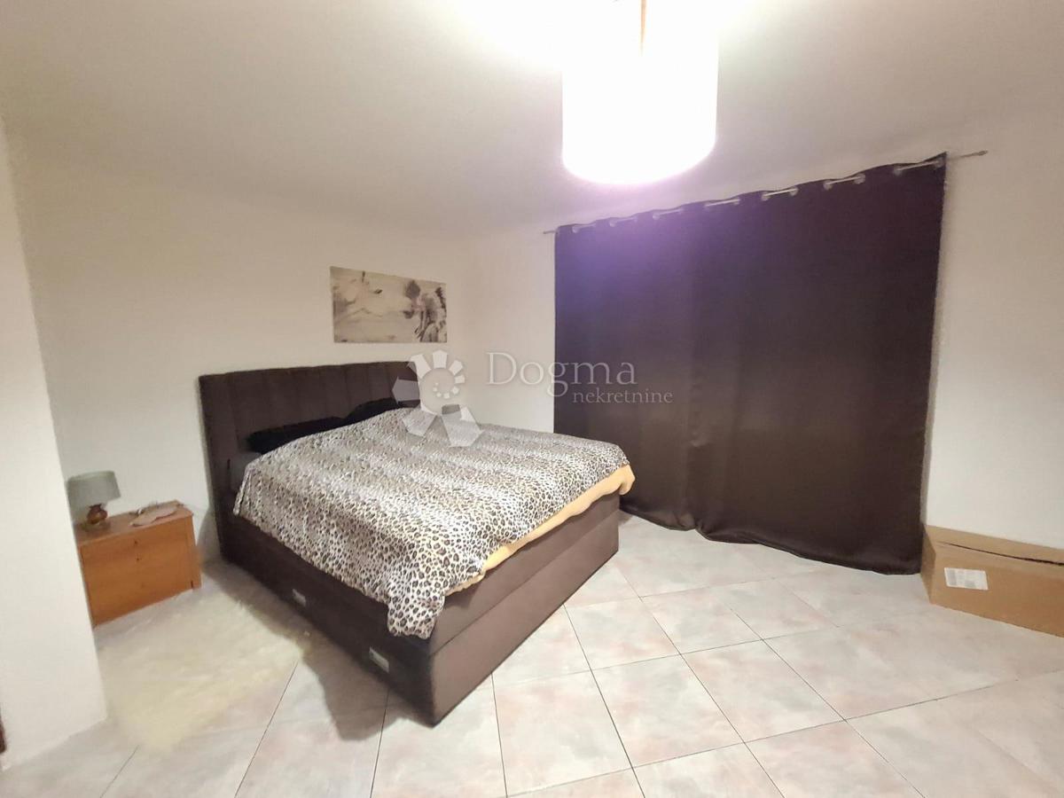 KARIGADOR - Casa con 3 appartamenti a 300m dal mare