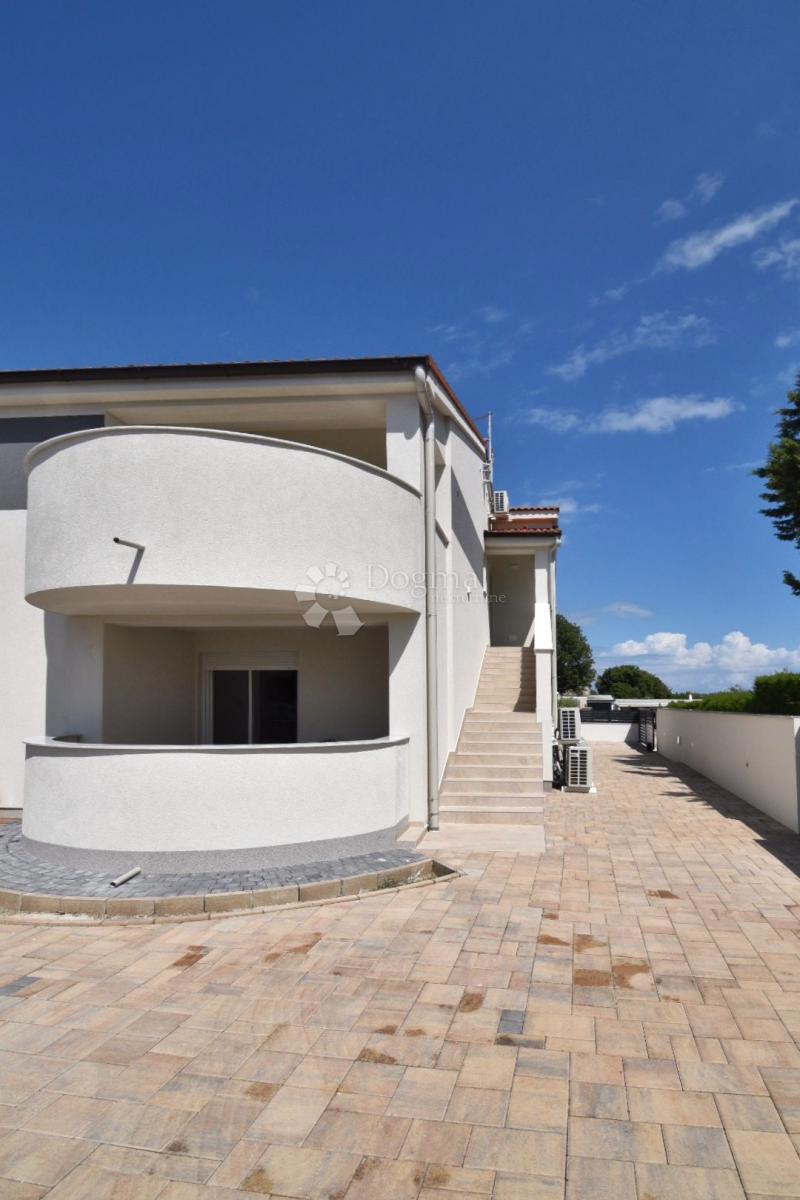 Allogio Šišan, Ližnjan, 195m2