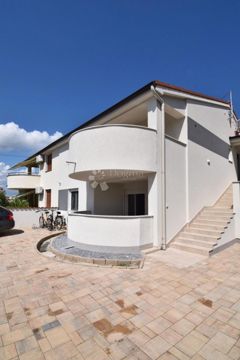 Allogio Šišan, Ližnjan, 195m2