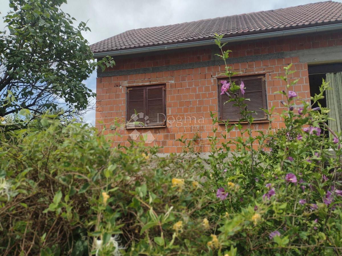 Casa Slavsko Polje, Gvozd, 100m2