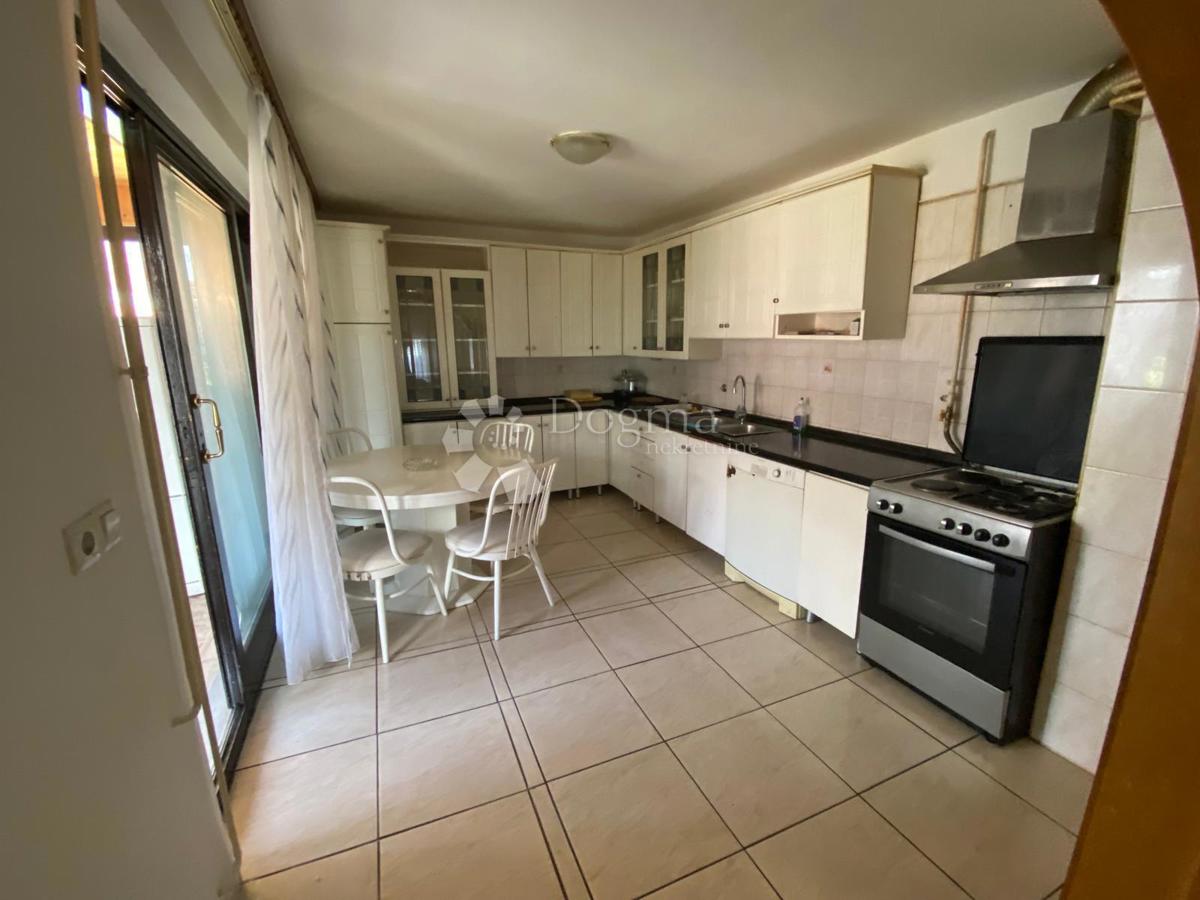 Casa Brestje, Sesvete, 348m2