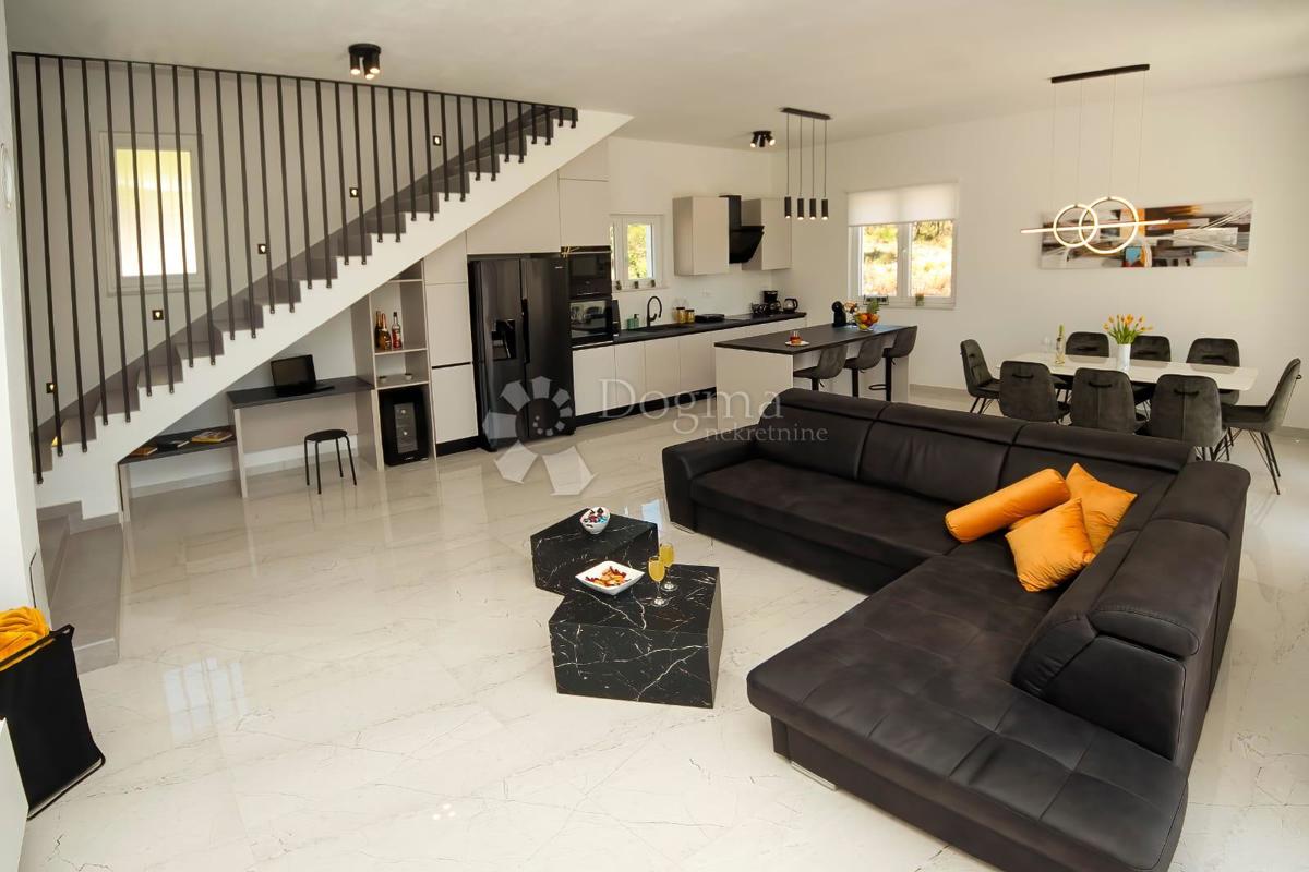 Casa Dubrava Kod Šibenika, Šibenik - Okolica, 160m2