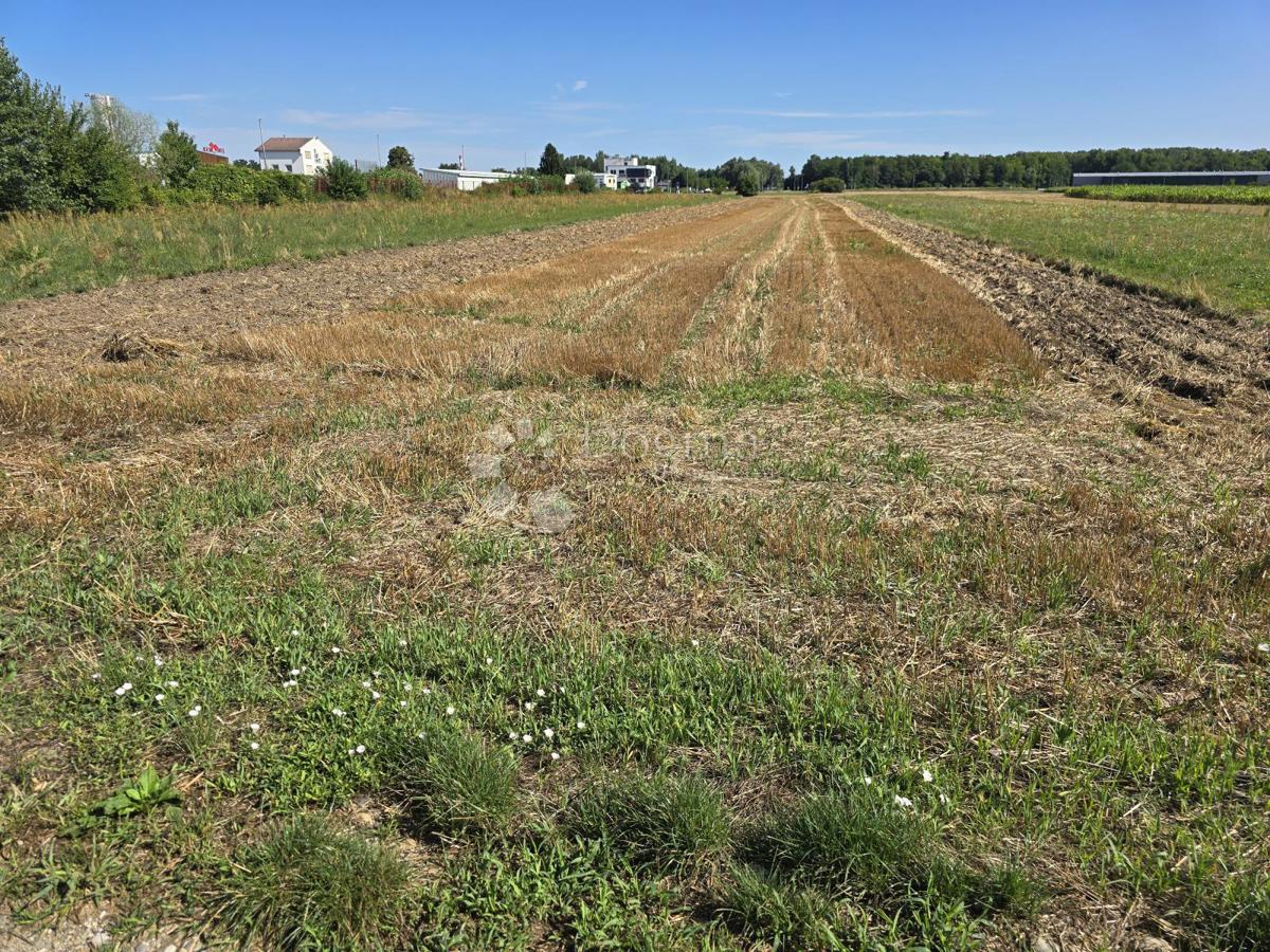 Terreno edificabile Gornji Kućan, Varaždin - Okolica, 2.051m2