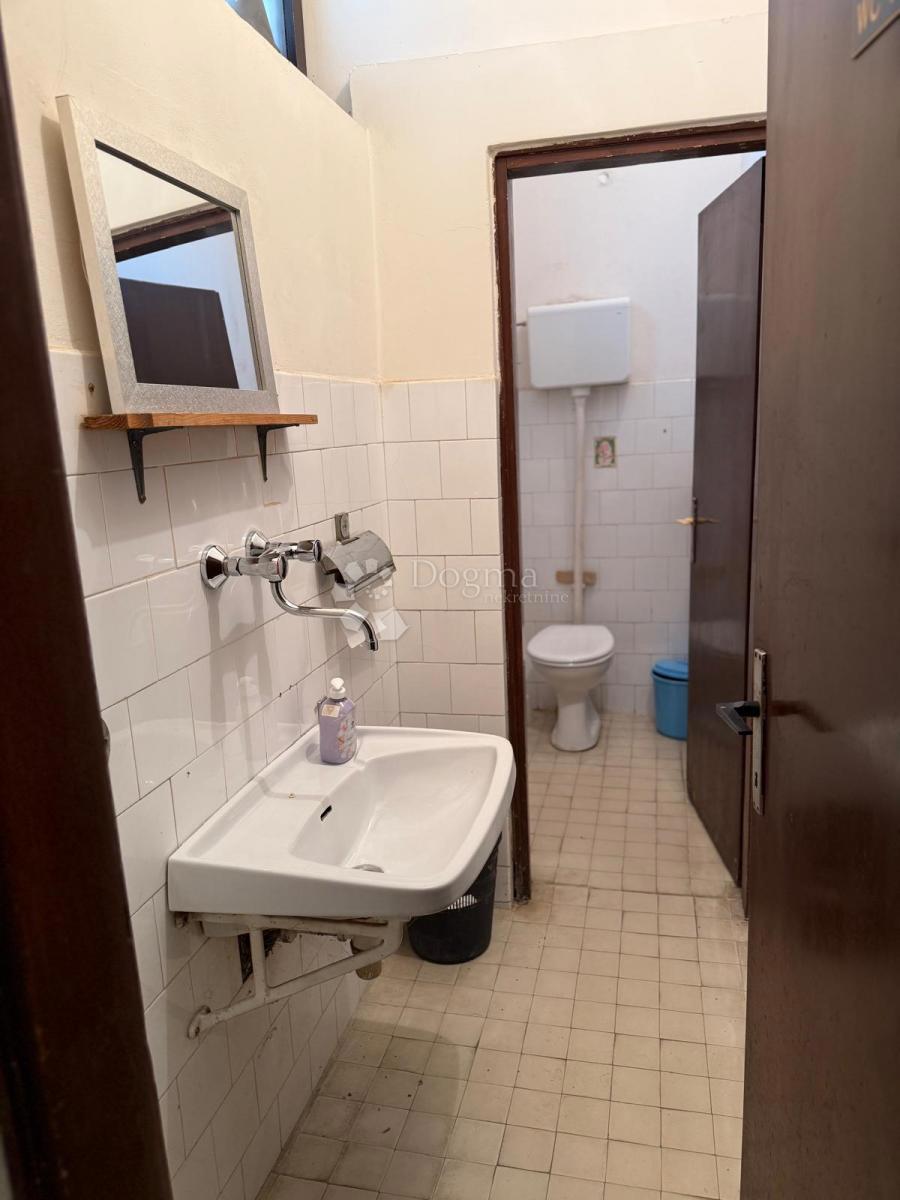 Locale commerciale Hrašćina, 120,23m2