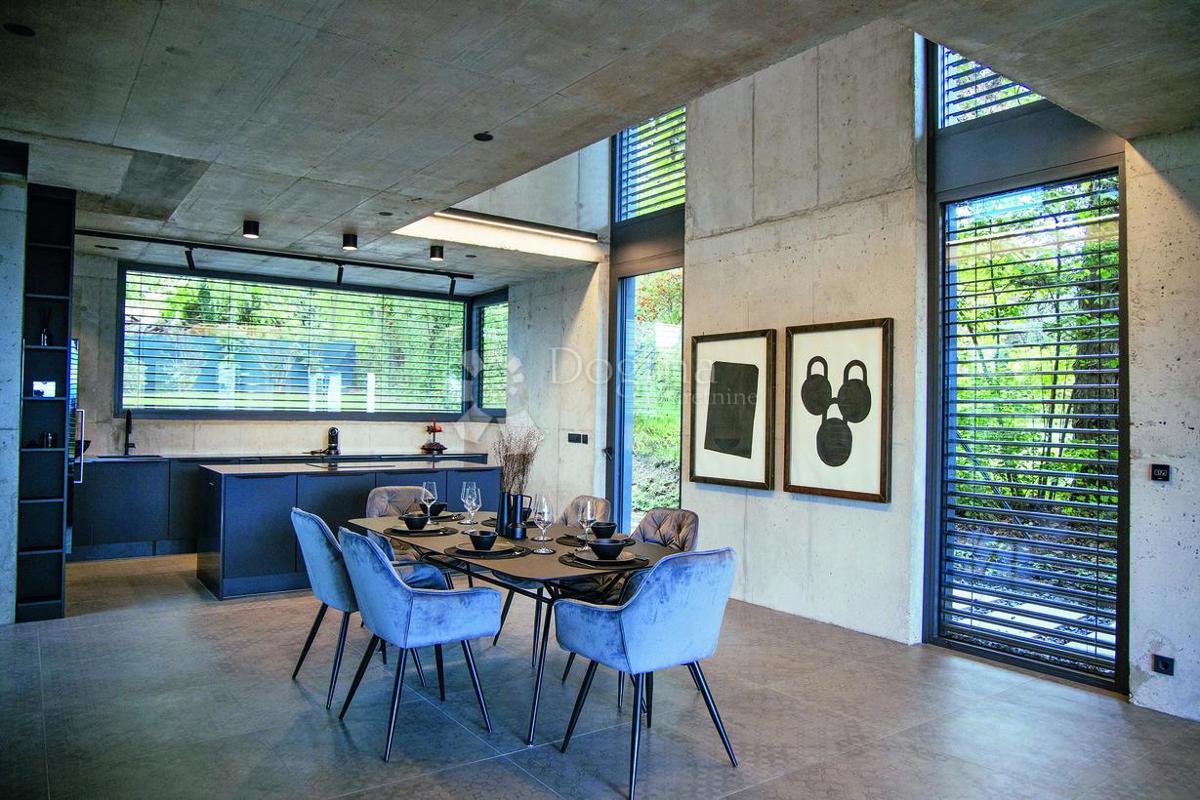 Zona Zagabria, villa di lusso in un quartiere tranquillo