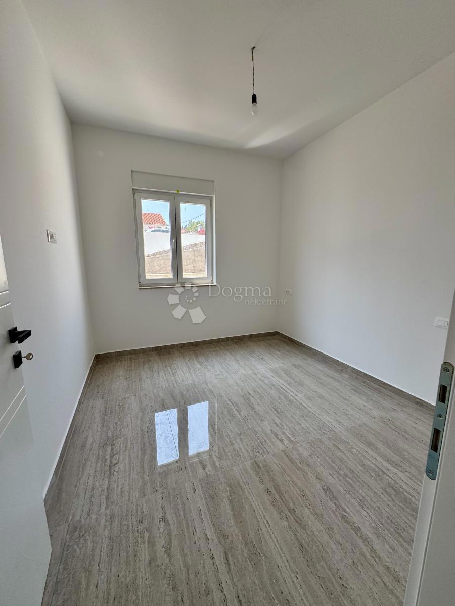 Allogio Maslenica, Jasenice, 81,84m2