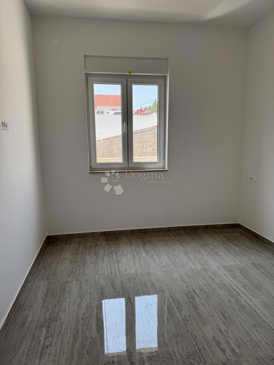 Allogio Maslenica, Jasenice, 81,84m2