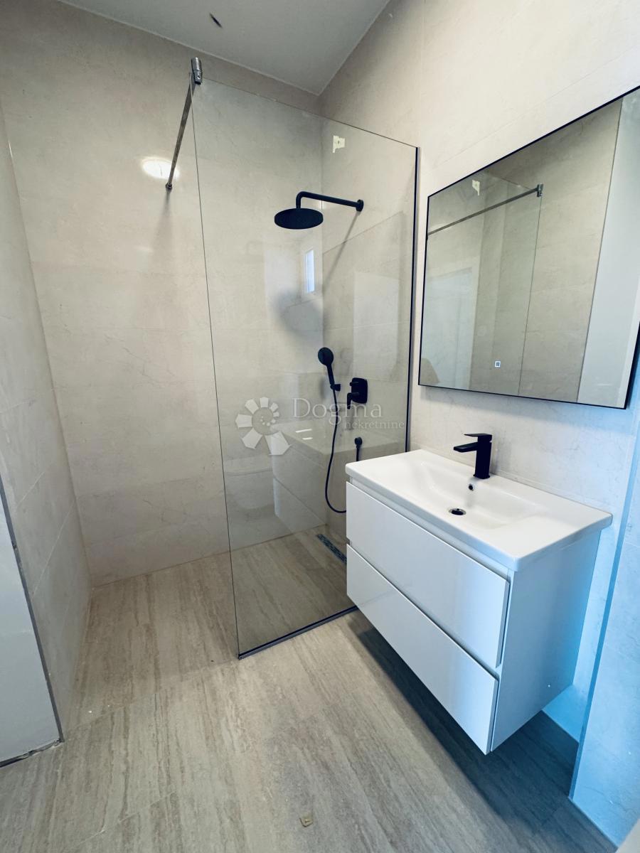 Allogio Maslenica, Jasenice, 81,84m2