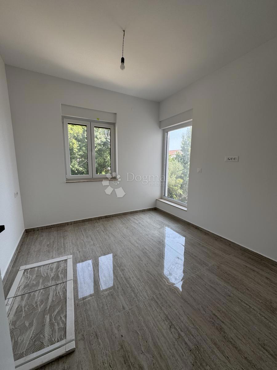 Allogio Maslenica, Jasenice, 81,84m2