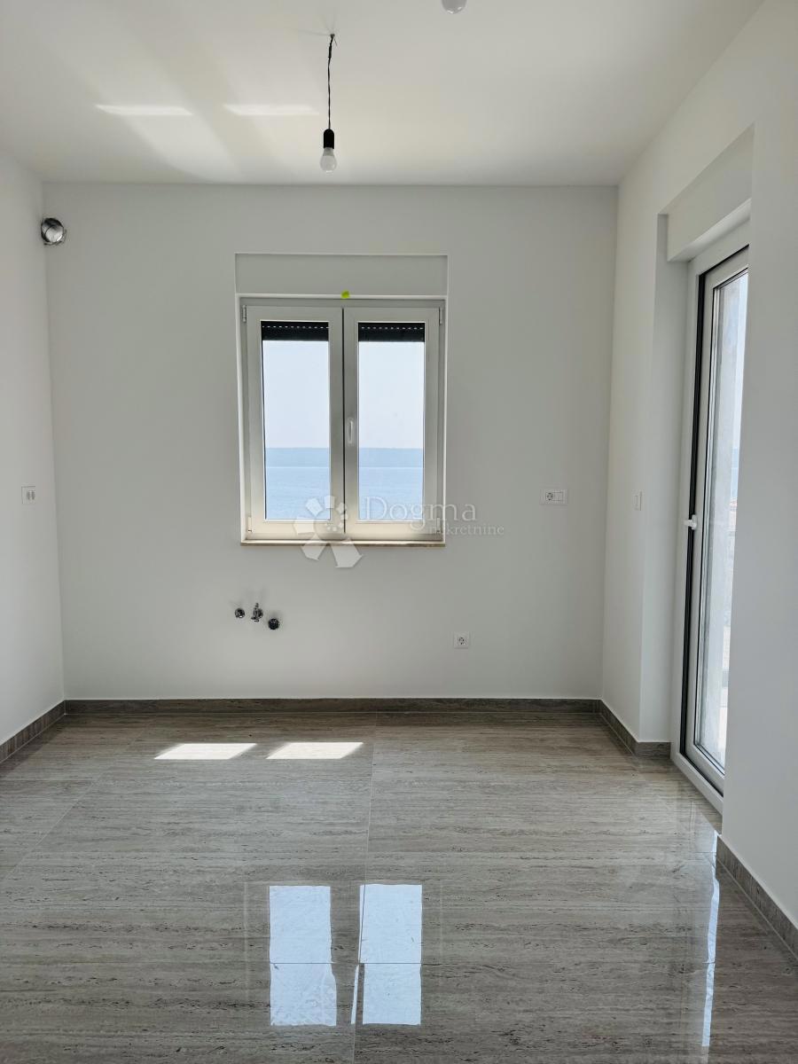 Allogio Maslenica, Jasenice, 81,84m2