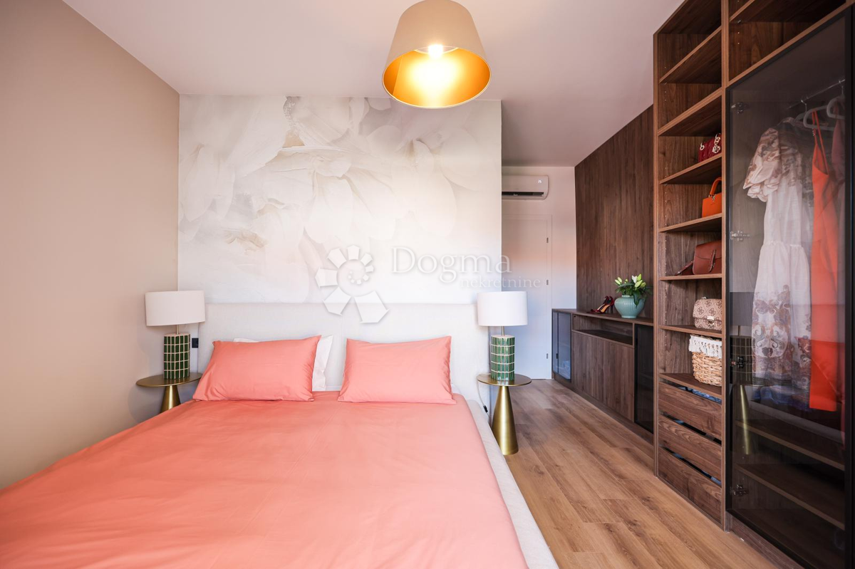 ATTICO VIŠNJIK: vista panoramica, Zara nel palmo della tua mano