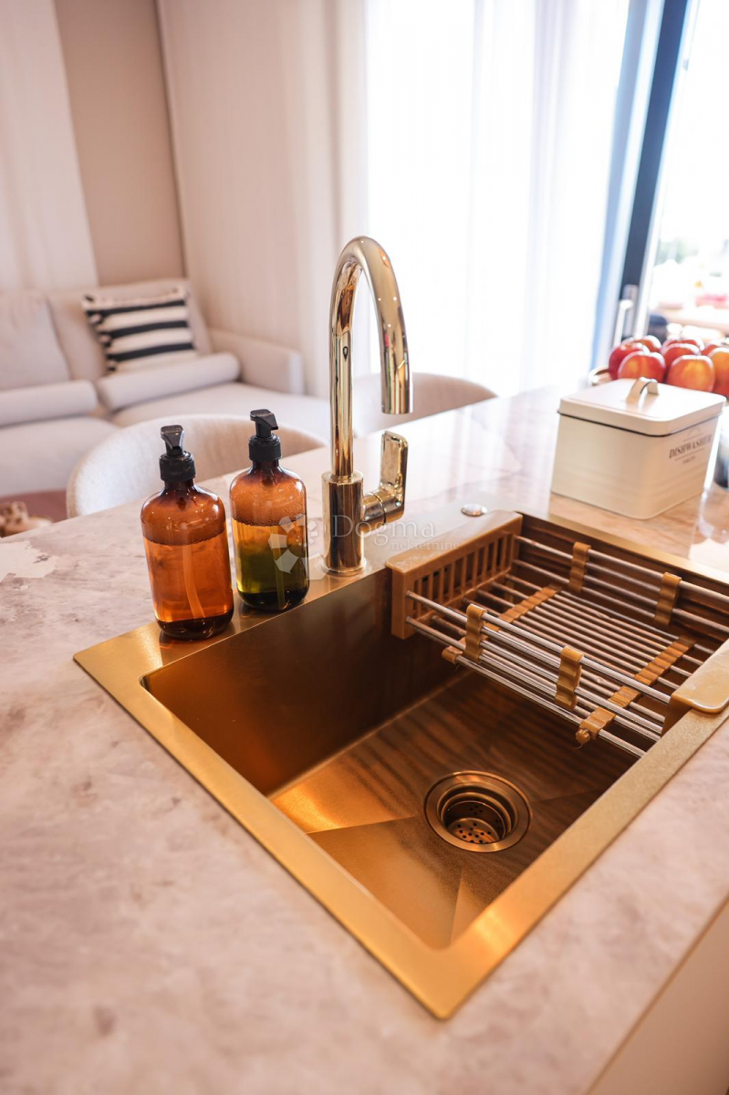 ATTICO VIŠNJIK: vista panoramica, Zara nel palmo della tua mano