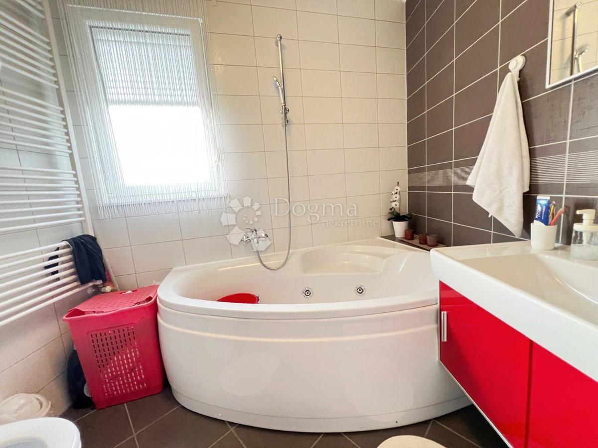 ZAPREŠIĆ, APPARTAMENTO MODERNO VICINO AL CENTRO