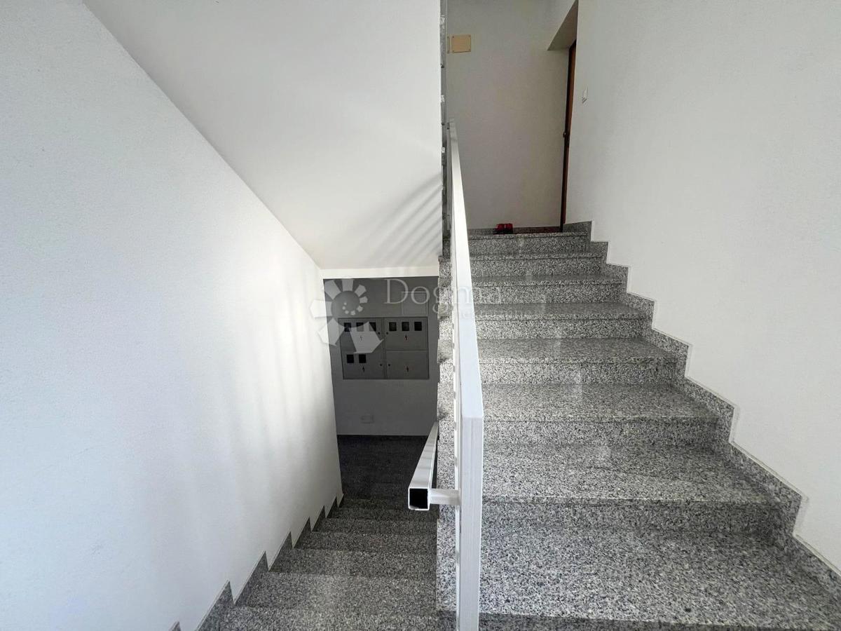 ZAPREŠIĆ, APPARTAMENTO MODERNO VICINO AL CENTRO