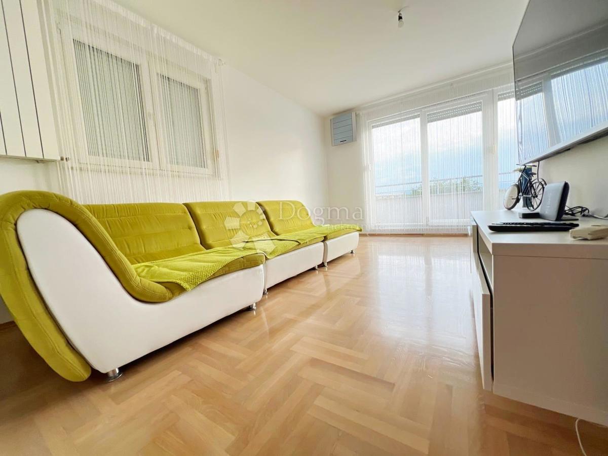 ZAPREŠIĆ, APPARTAMENTO MODERNO VICINO AL CENTRO