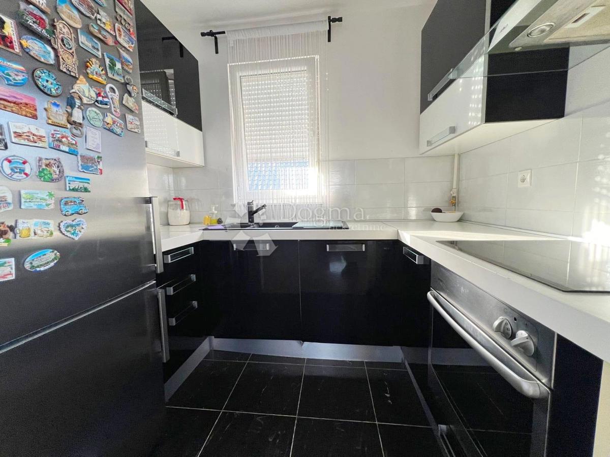 ZAPREŠIĆ, APPARTAMENTO MODERNO VICINO AL CENTRO