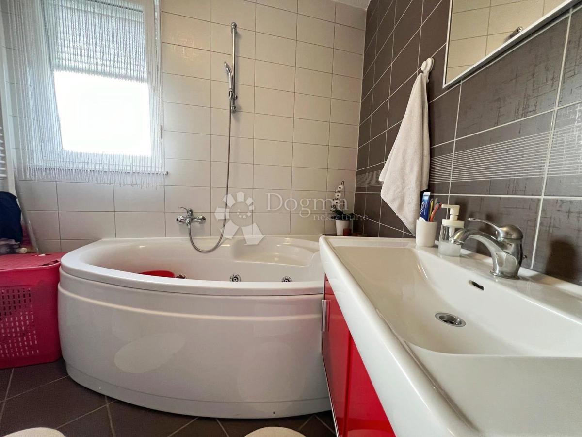 ZAPREŠIĆ, APPARTAMENTO MODERNO VICINO AL CENTRO