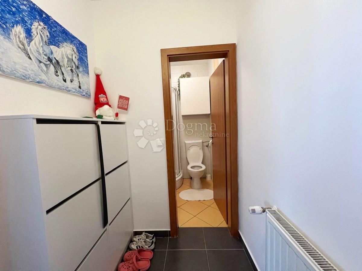 ZAPREŠIĆ, APPARTAMENTO MODERNO VICINO AL CENTRO