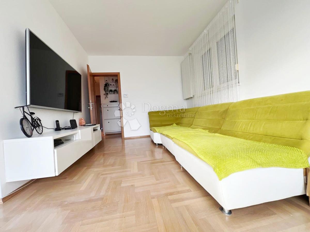 ZAPREŠIĆ, APPARTAMENTO MODERNO VICINO AL CENTRO