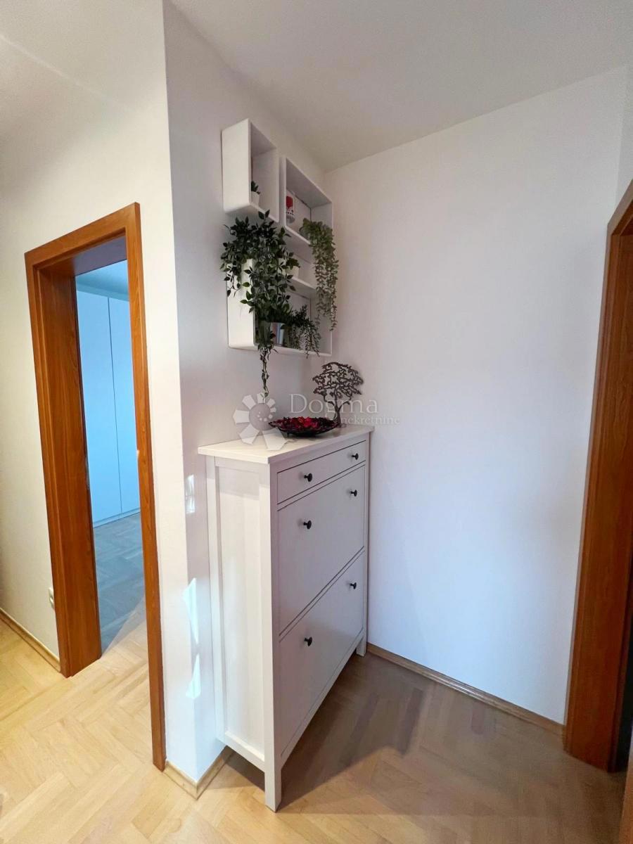 ZAPREŠIĆ, APPARTAMENTO MODERNO VICINO AL CENTRO