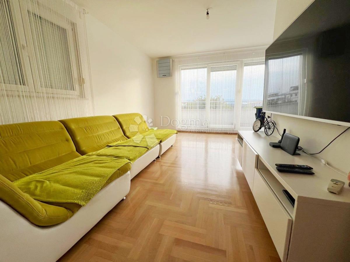 ZAPREŠIĆ, APPARTAMENTO MODERNO VICINO AL CENTRO