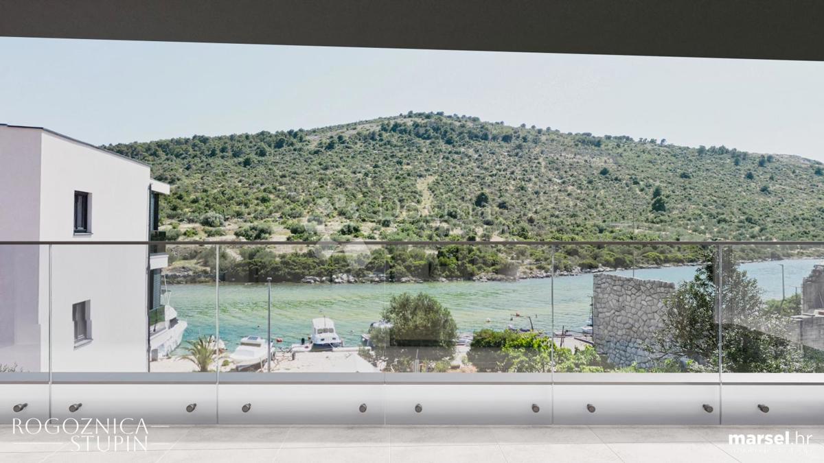 ROGOZNICA - NUOVO EDIFICIO MODERNO 2ª FILA DAL MARE