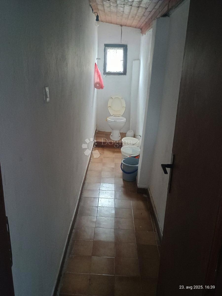 Casa Gornji Kukuruzari, Donji Kukuruzari, 51.948m2