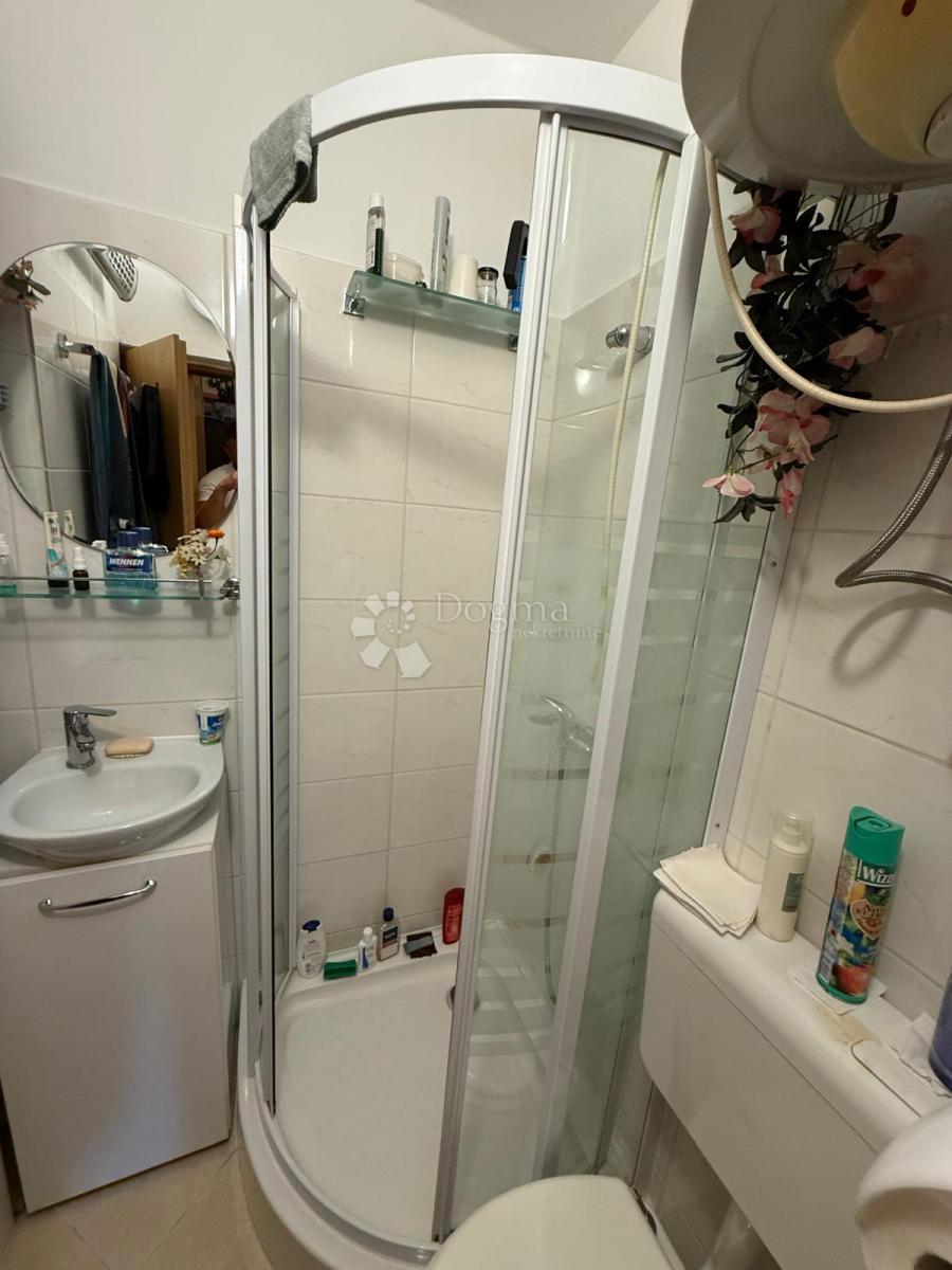 Appartamento Cesarica, Karlobag, 36m2