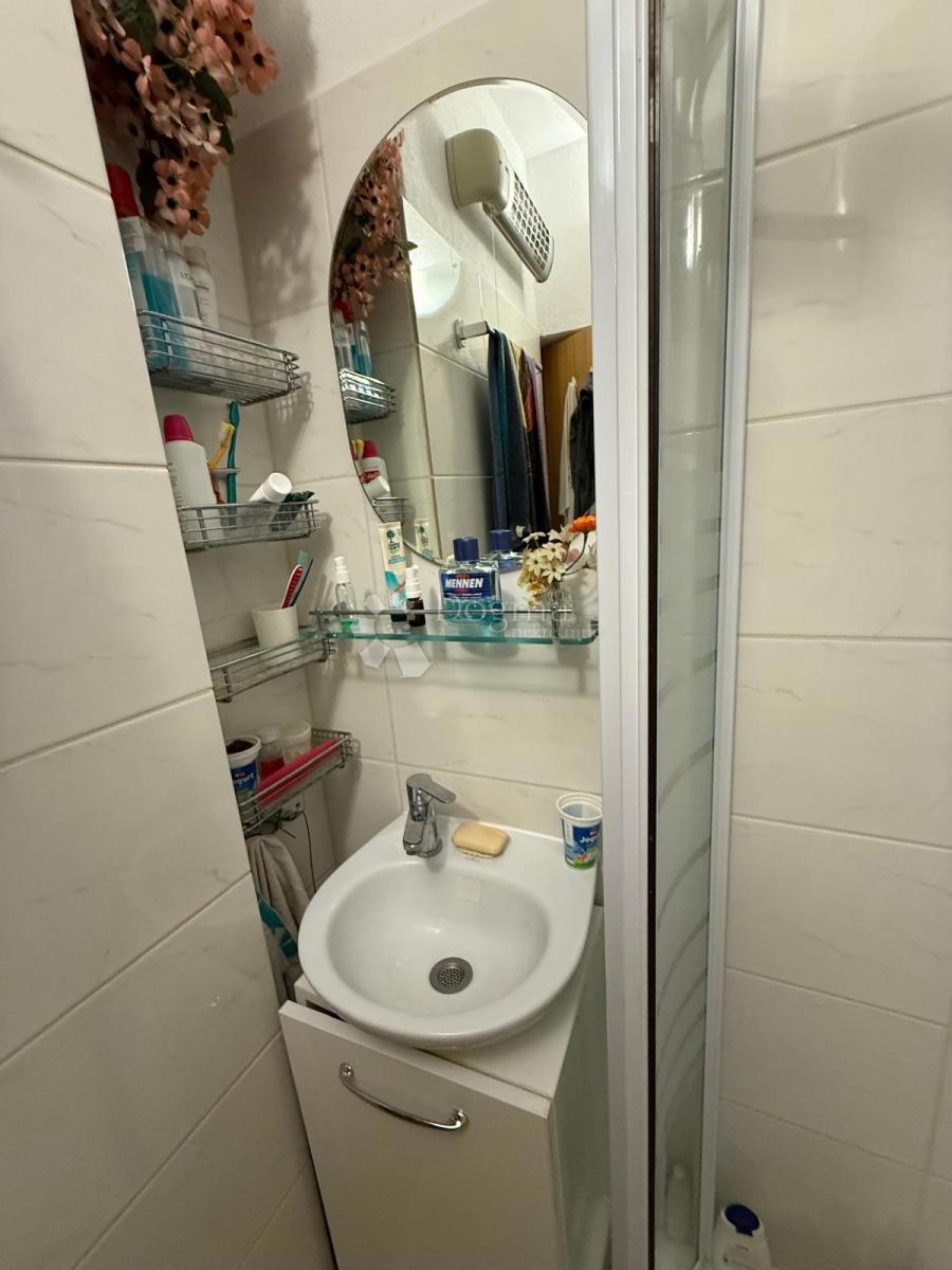 Appartamento Cesarica, Karlobag, 36m2