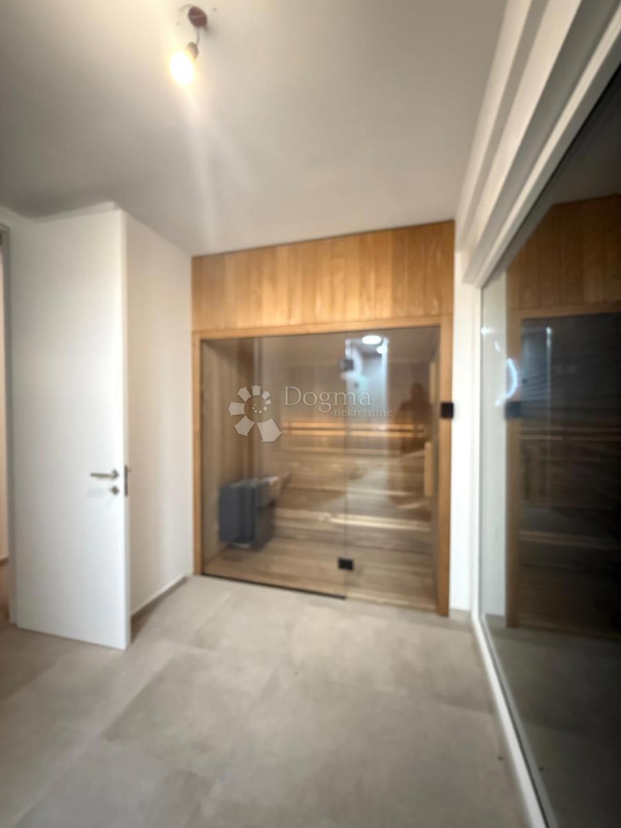 Casa Novalja, 238,96m2