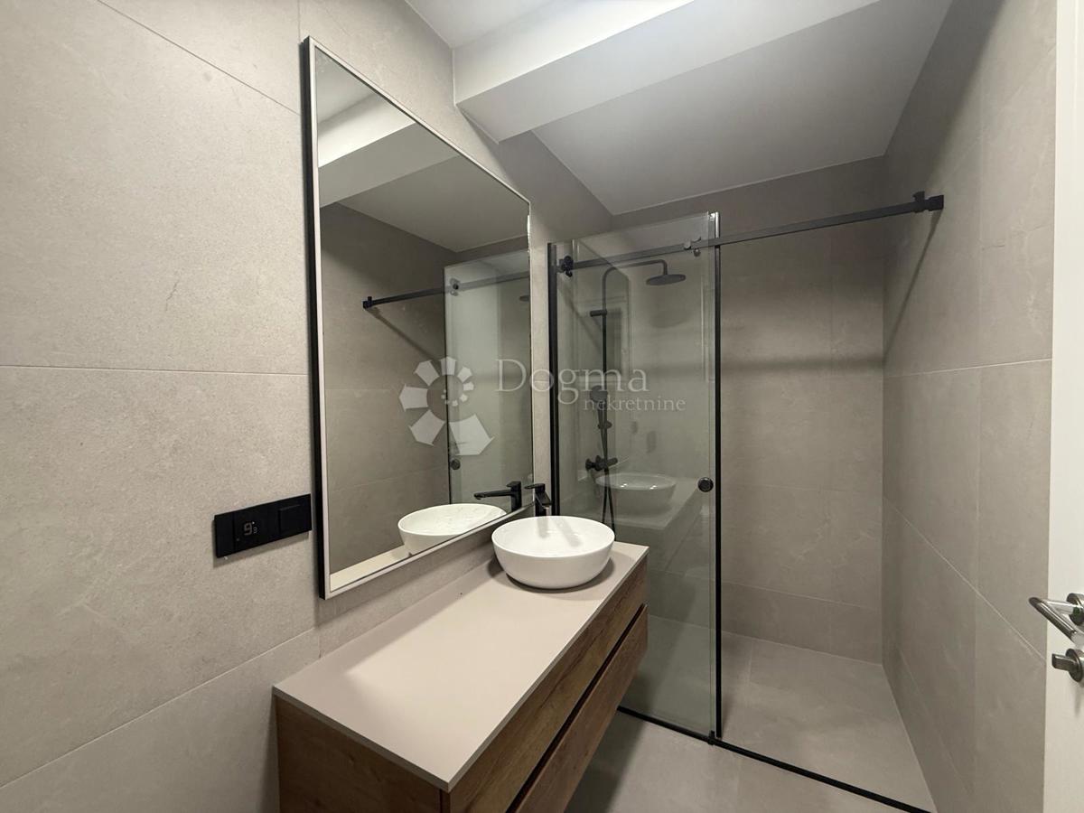 Casa Novalja, 238,96m2