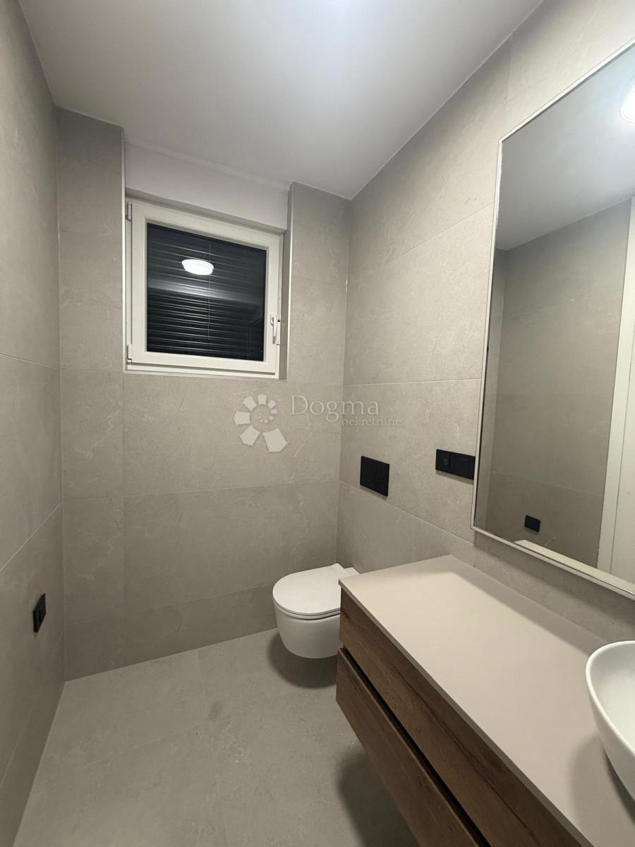 Casa Novalja, 238,96m2