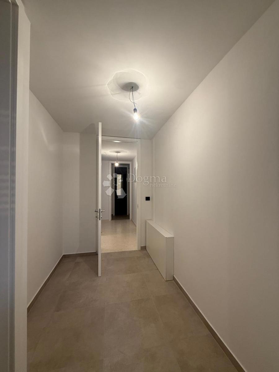 Casa Novalja, 238,96m2