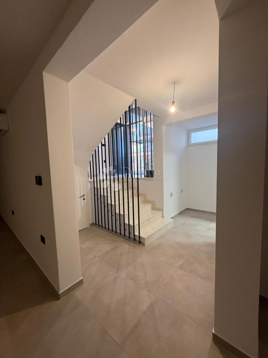 Casa Novalja, 238,96m2