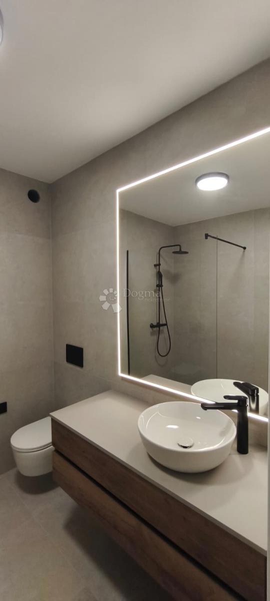 Casa Novalja, 238,96m2