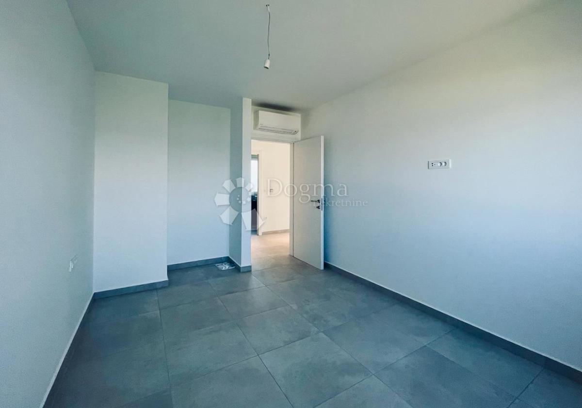 Allogio Maslenica, Jasenice, 72m2