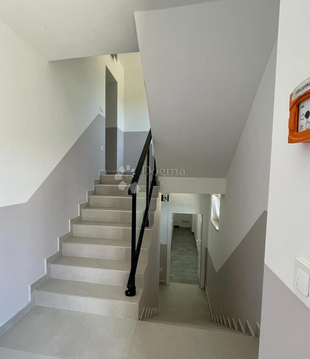 Allogio Maslenica, Jasenice, 72m2